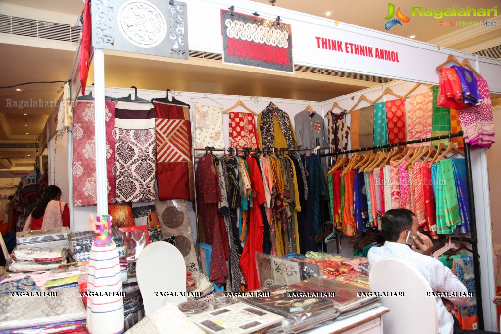 Srishti Vyakaranam launches Khwaaish Designer Lifestyle Exhibition at Taj Krishna