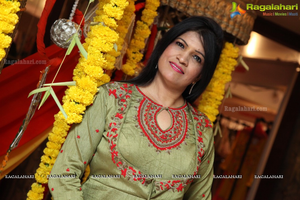 Srishti Vyakaranam launches Khwaaish Designer Lifestyle Exhibition at Taj Krishna