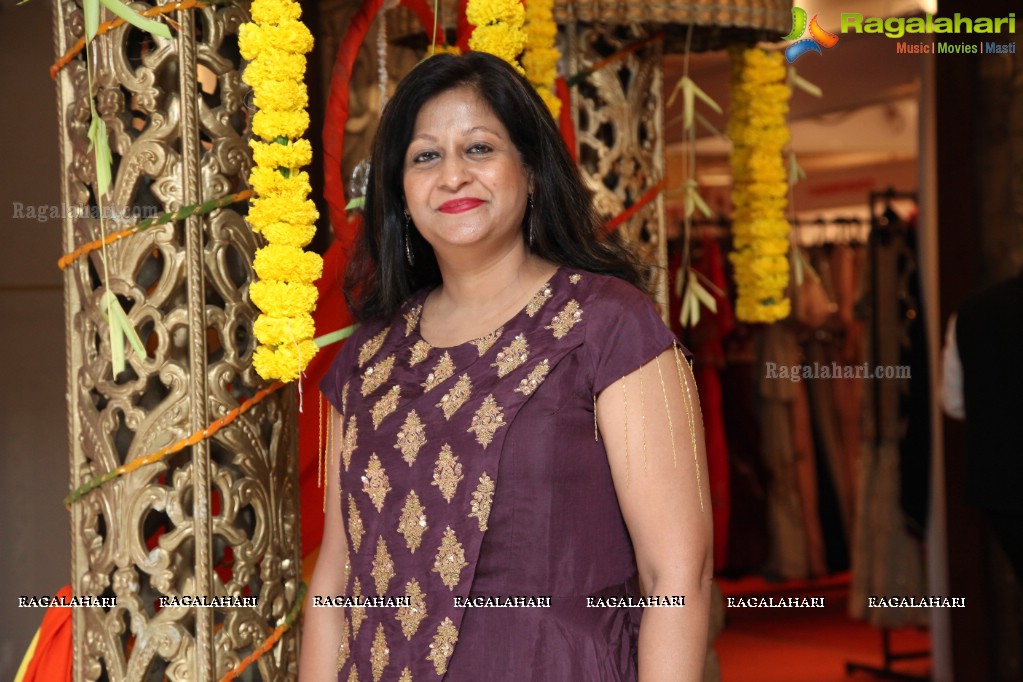 Srishti Vyakaranam launches Khwaaish Designer Lifestyle Exhibition at Taj Krishna