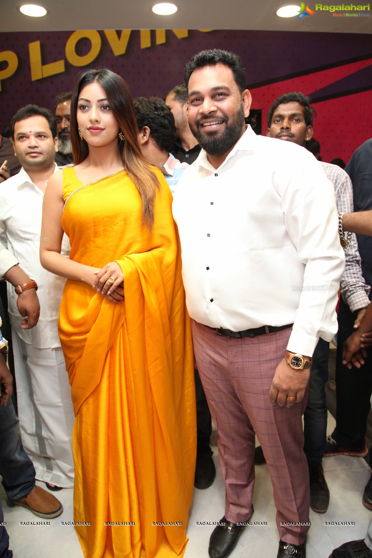 Vijay Deverakonda and Anu Emmanuel launches KLM Fashion Mall, Dilsukhnagar, Hyderabad