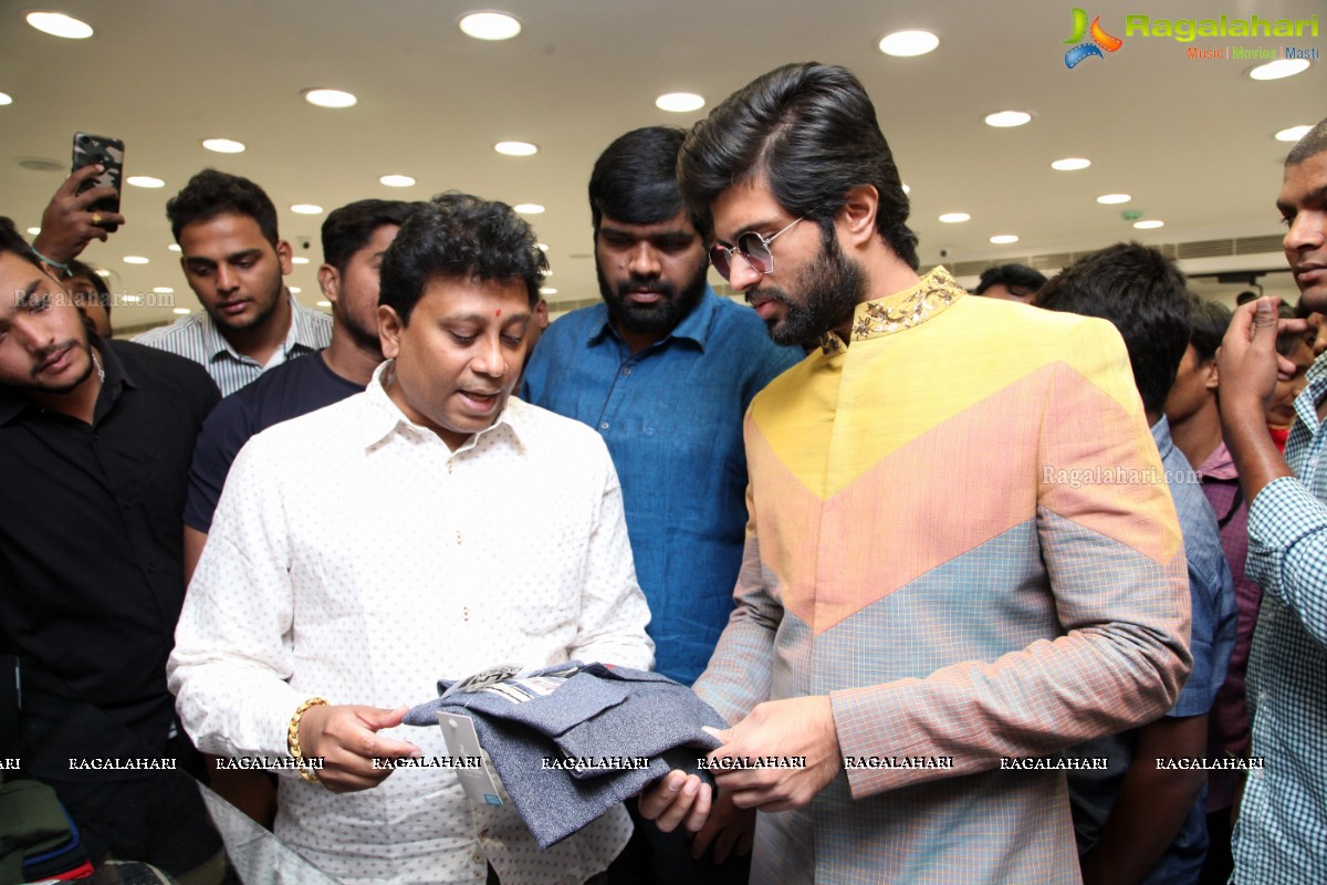 Vijay Deverakonda and Anu Emmanuel launches KLM Fashion Mall, Dilsukhnagar, Hyderabad