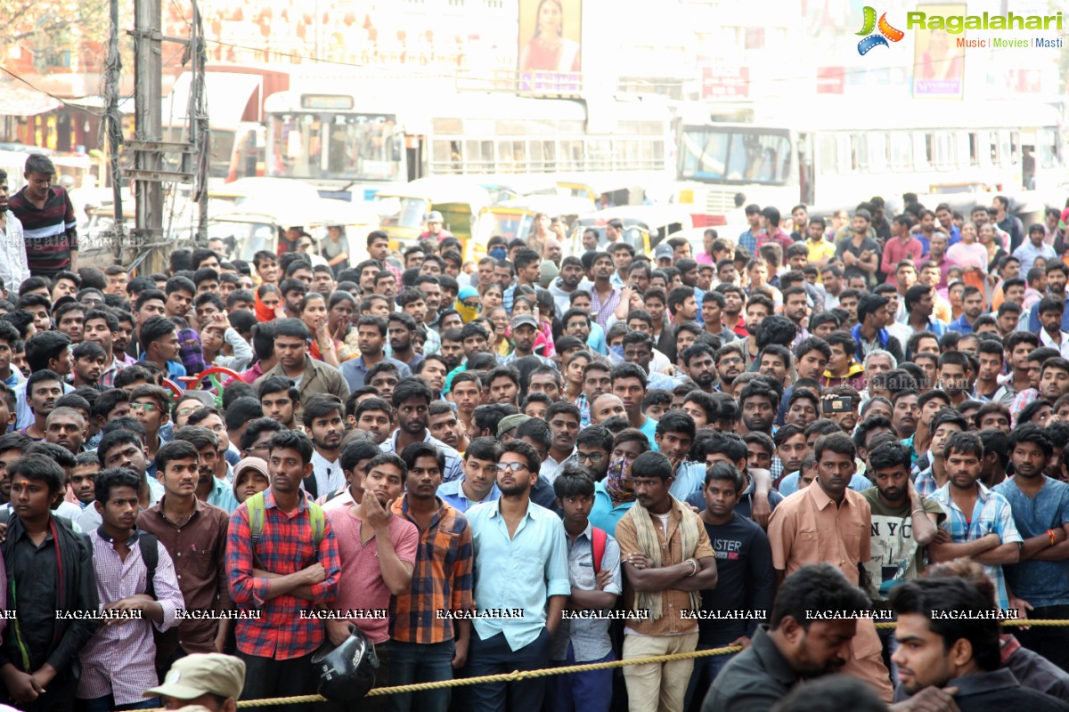 Vijay Deverakonda and Anu Emmanuel launches KLM Fashion Mall, Dilsukhnagar, Hyderabad