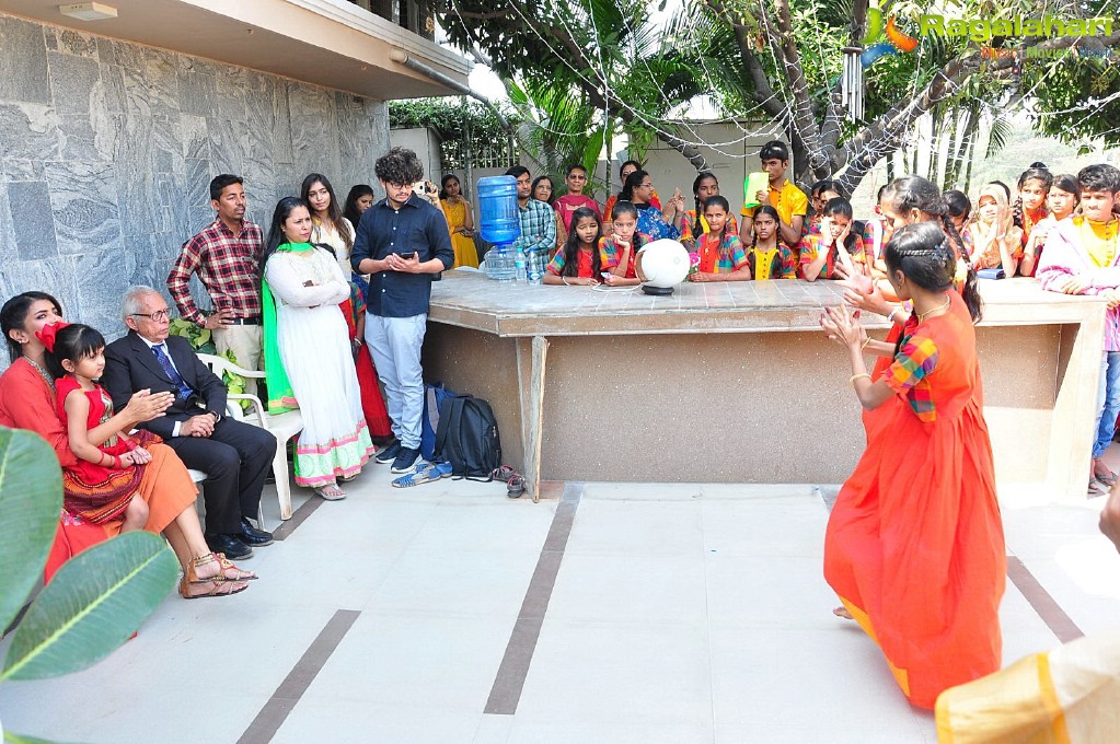 Lakshmi Manchu Celebrates Sankranthi with Kids From Govt. Schools