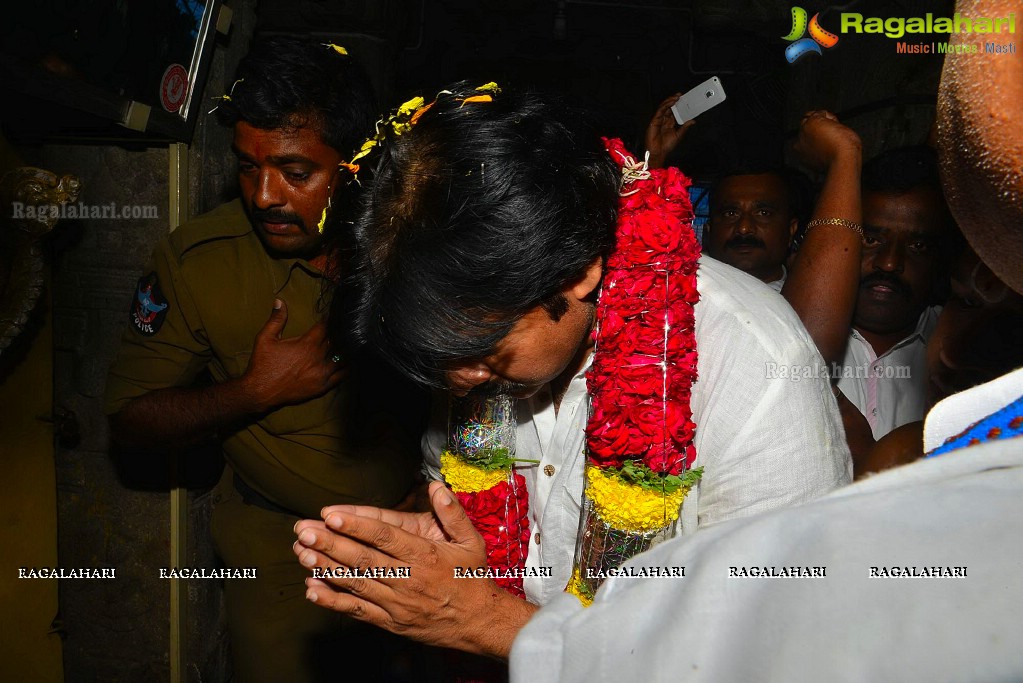 Pawan Kalyan at Lakshmi Narasimha Swamy Temple - Kadiri