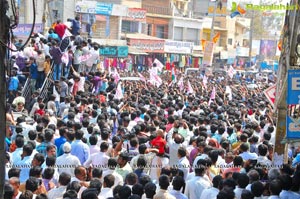 Pawan Kalyan meets Paritala Sunitha at Ananthapuram