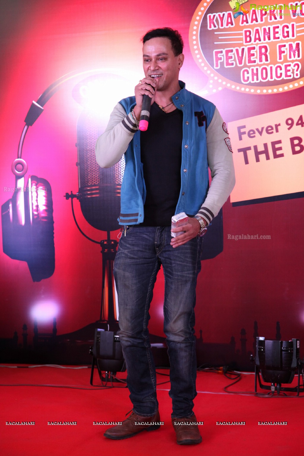 Hyderabad's First Bollywood RJ Hunt - Fever RJ at Inorbit Mall