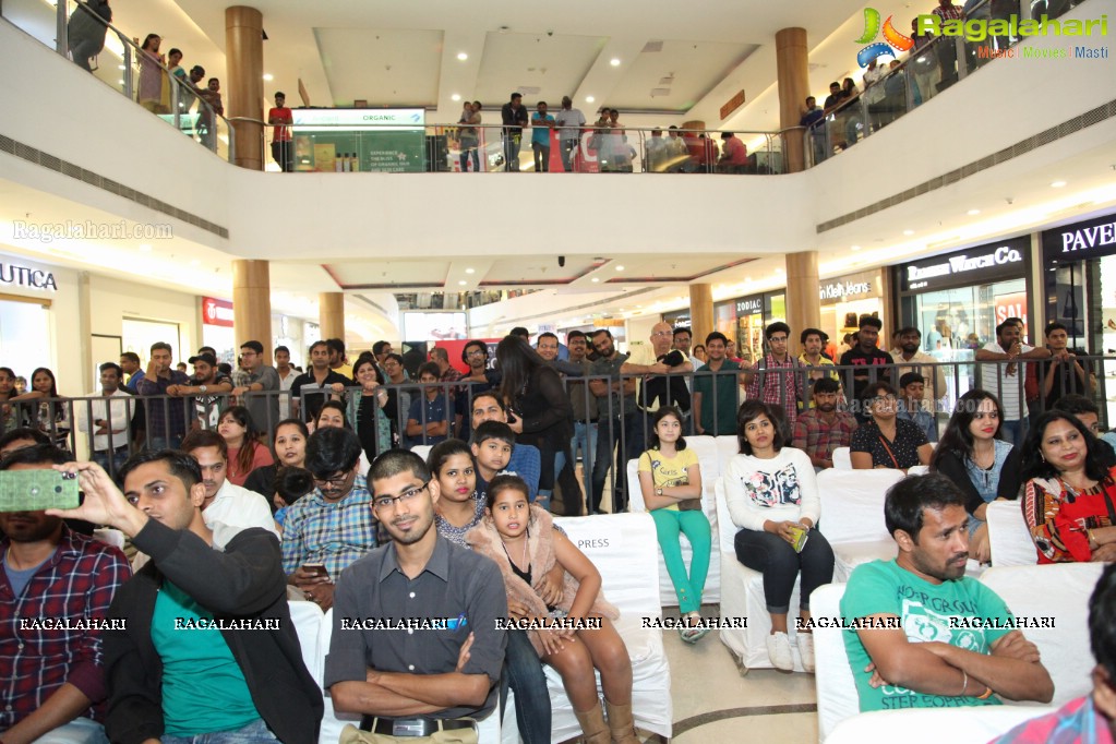 Hyderabad's First Bollywood RJ Hunt - Fever RJ at Inorbit Mall