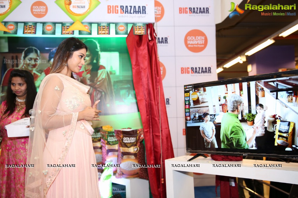 Launch of Golden Harvest Sona Masuri Rice at Big Bazaar by Anchor Jhansi and Miss India UAE Nivetha