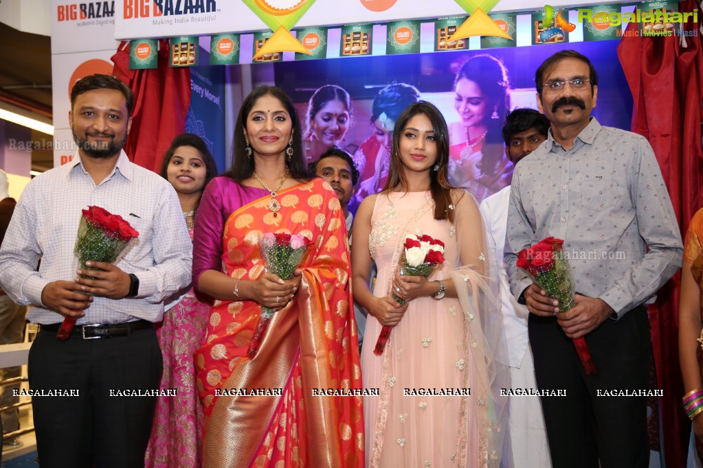 Launch of Golden Harvest Sona Masuri Rice at Big Bazaar by Anchor Jhansi and Miss India UAE Nivetha