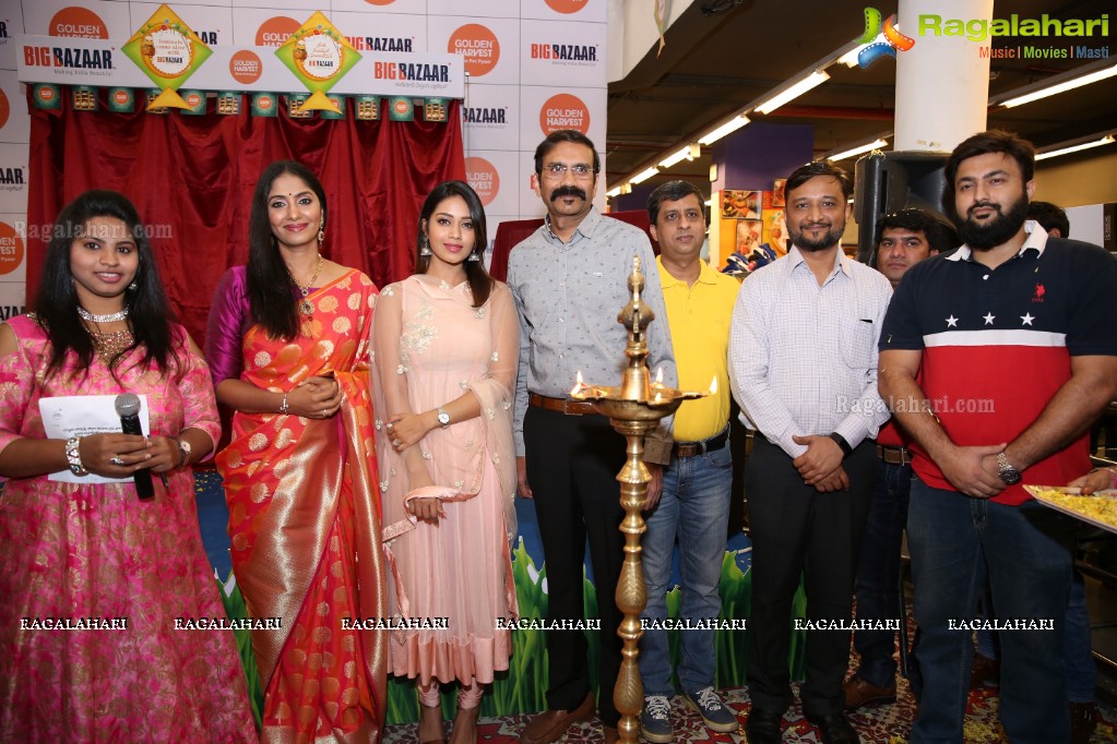 Launch of Golden Harvest Sona Masuri Rice at Big Bazaar by Anchor Jhansi and Miss India UAE Nivetha