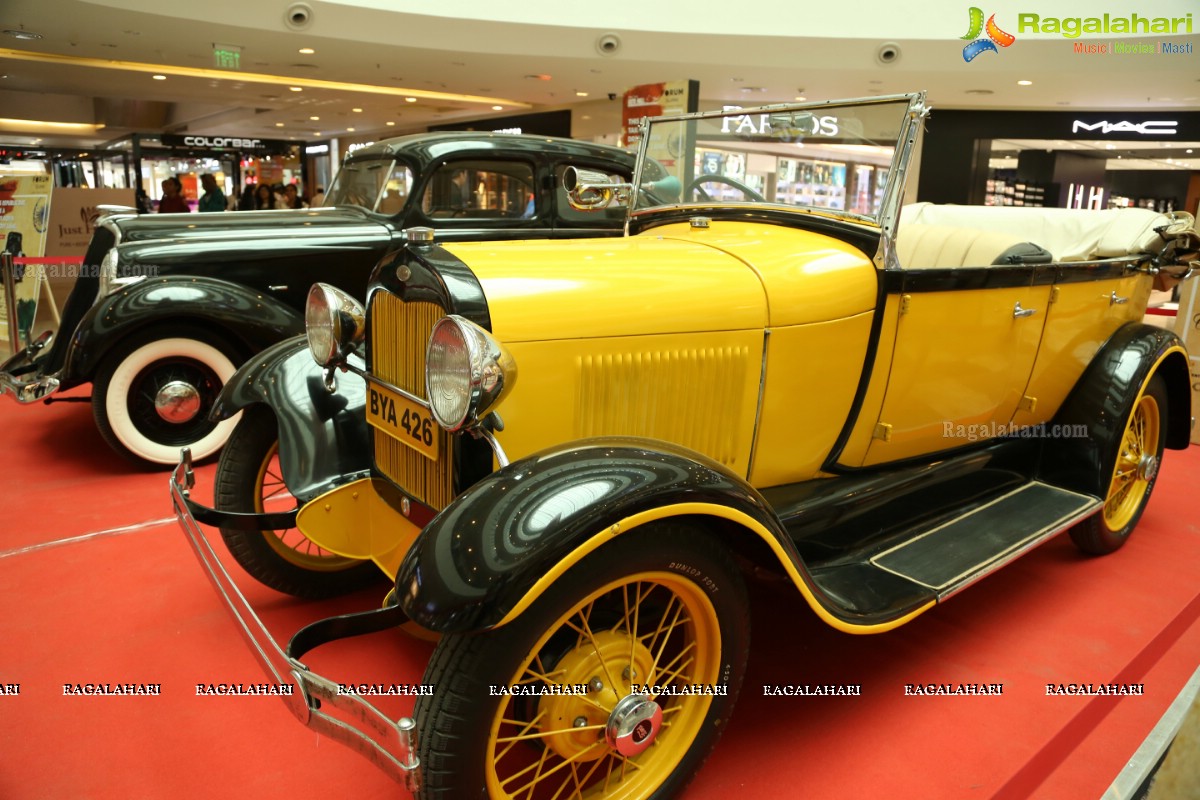 Exclusive Vintage and Classic Car Show at The Forum Sujana Mall