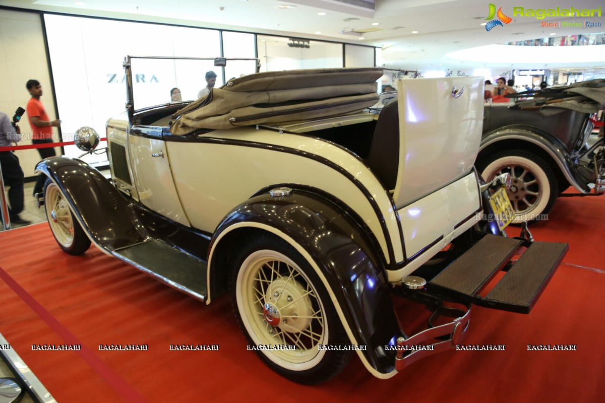 Exclusive Vintage and Classic Car Show at The Forum Sujana Mall