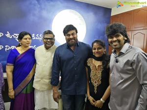 Chiranjeevi Congratulates Sirivennela