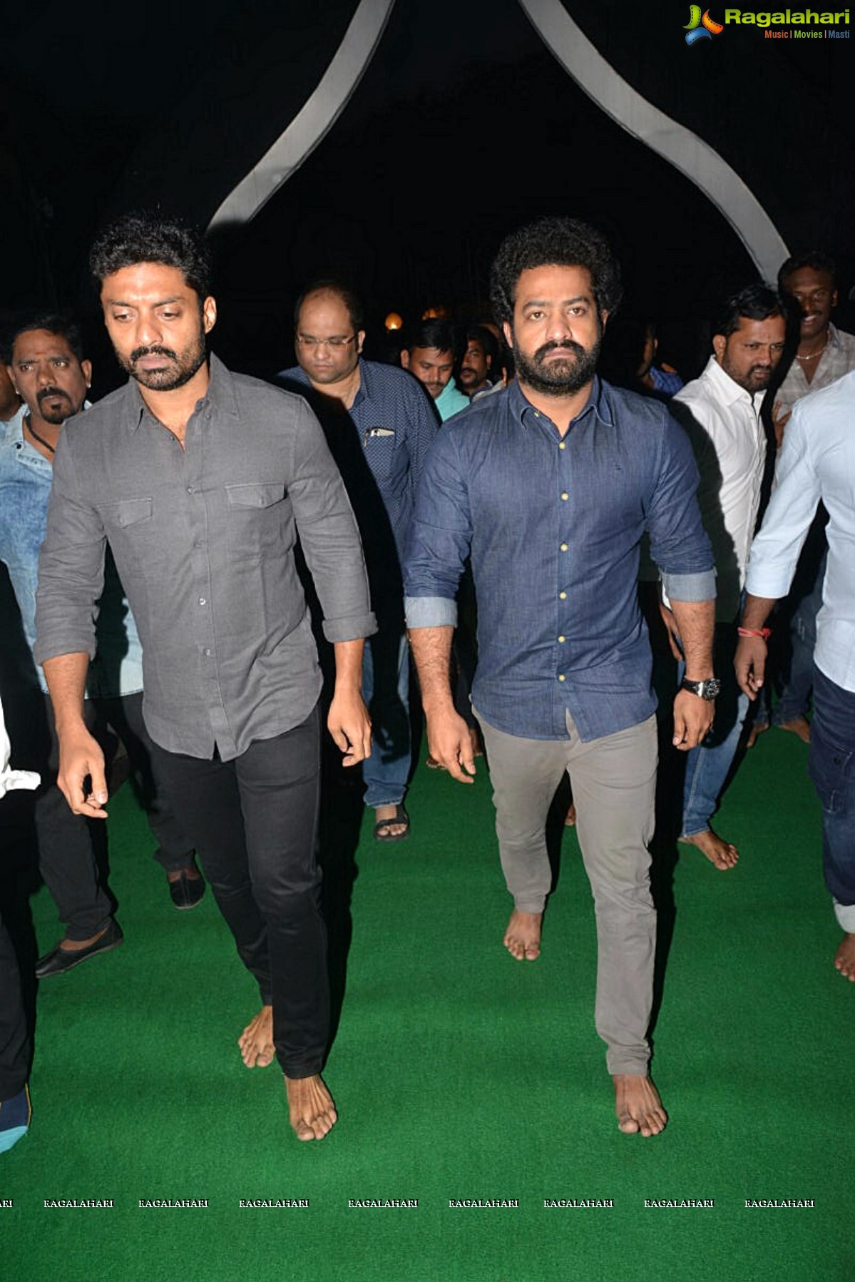 NTR's 23rd Death Anniversary - Jr NTR, Kalyan Ram Pay Tribute at NTR Ghat