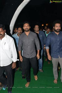 Jr NTR, Kalyan Ram Pay Tribute to NTR at NTR Ghat