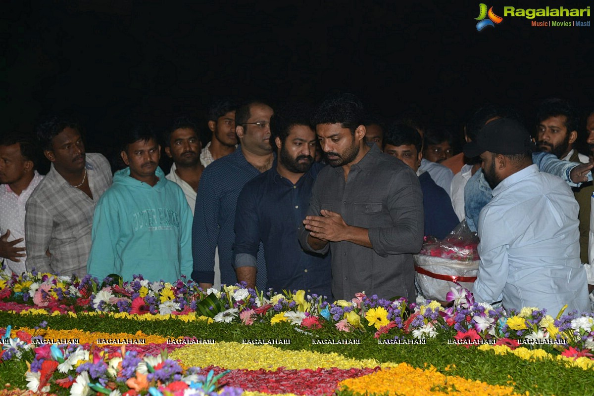 NTR's 23rd Death Anniversary - Jr NTR, Kalyan Ram Pay Tribute at NTR Ghat