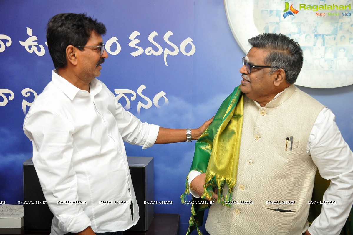 MAA President Sivaji Raja Congratulates Sirivennela Sitarama Sastry For Winning Padma Shri Award