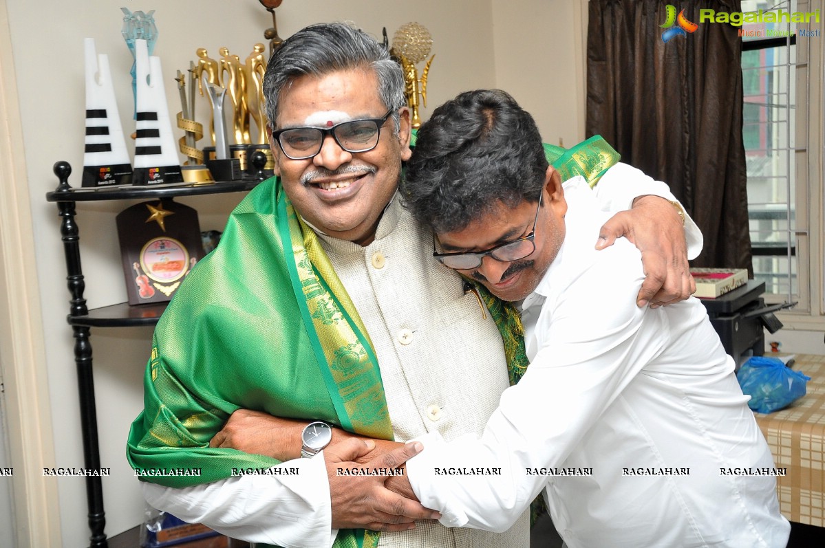 MAA President Sivaji Raja Congratulates Sirivennela Sitarama Sastry For Winning Padma Shri Award