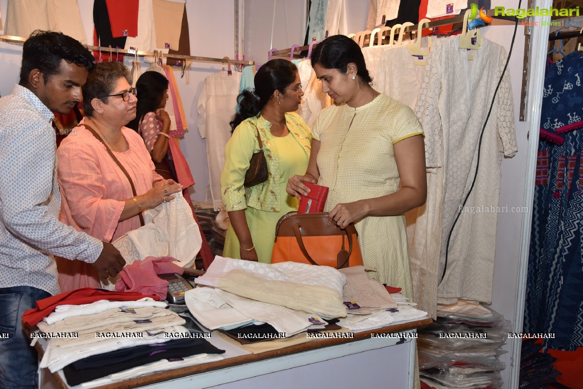 Aakruti Vastra - The Handloom Exhibition by Crafts Counsel of Telangana at N Convention