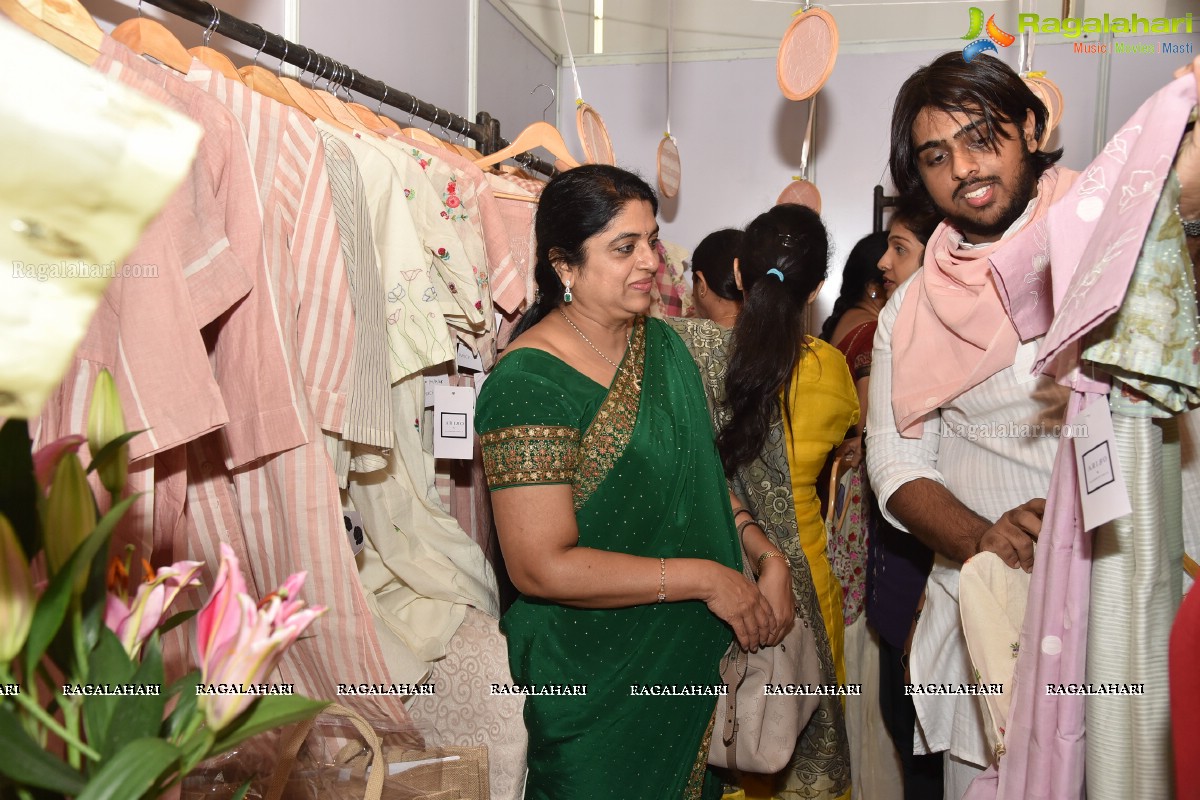 Aakruti Vastra - The Handloom Exhibition by Crafts Counsel of Telangana at N Convention