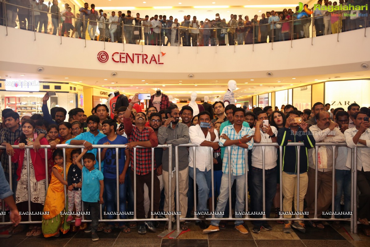 Bajaj Electronics Grand Bumper Draw of Rs 50 Lakhs Cash Prize & 20 Alto Cars at Forum Sujana Mall, KPHB, Hyderabad