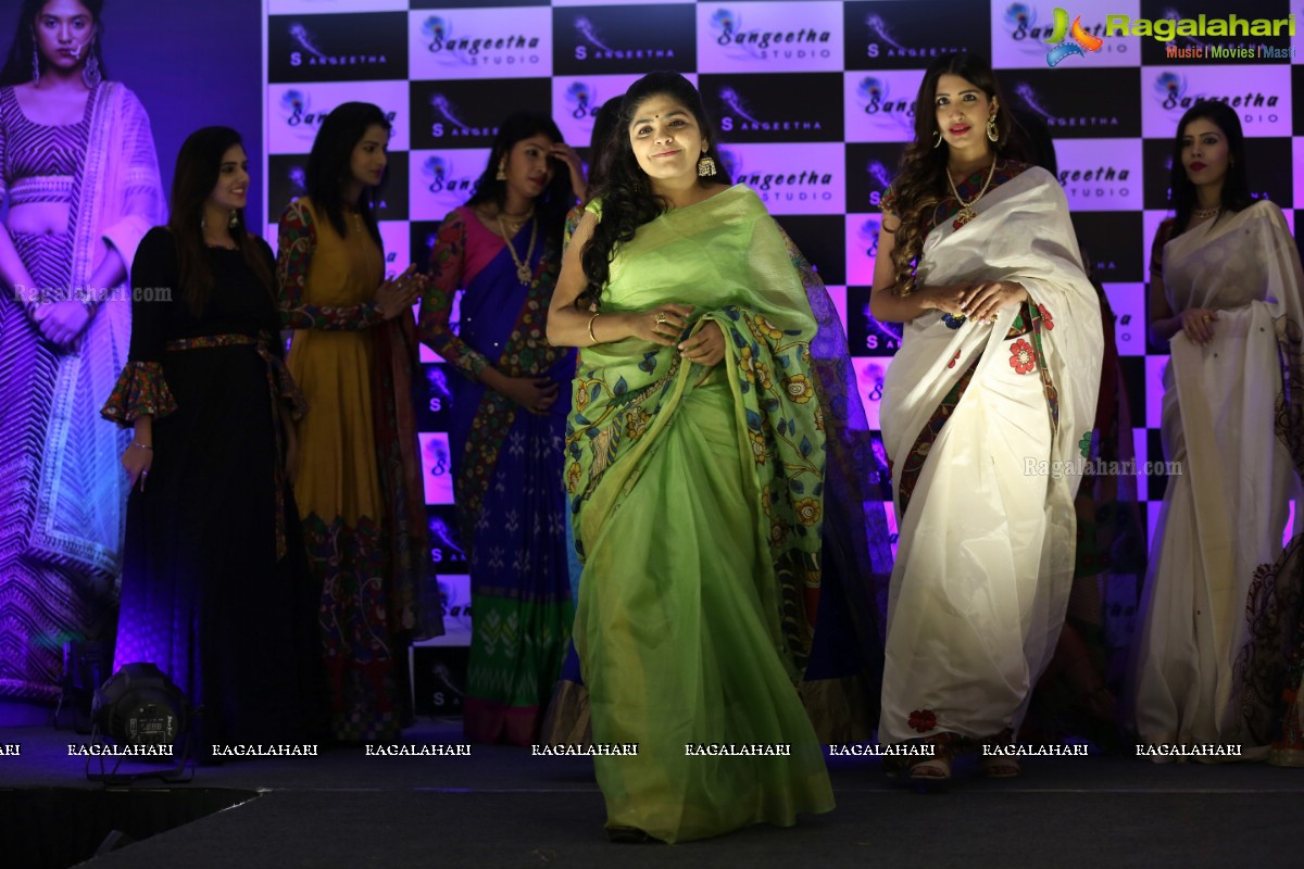 Mini Fashion Show By Sangeetha Studio at Sapthparni