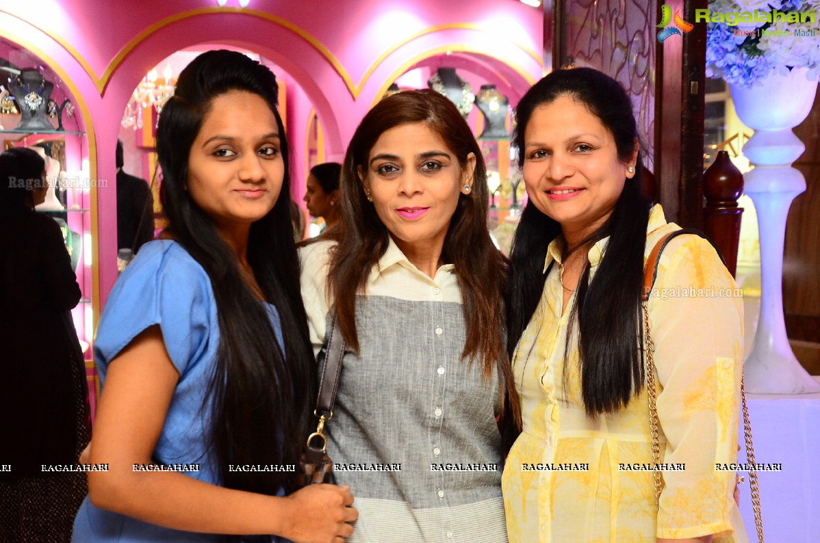 Kamini Saraf’s Fashion Yatra Kicks Off at Taj Krishna