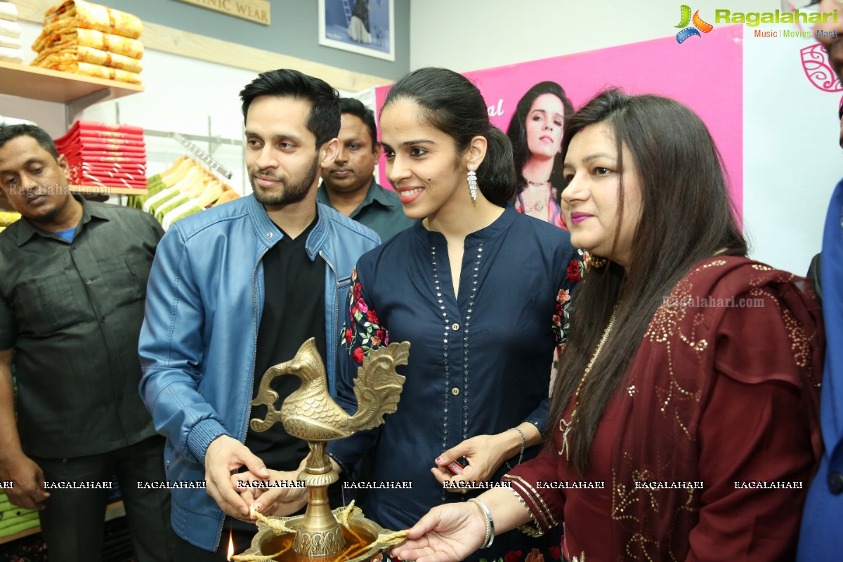 Saina Nehwal & Parupalli Kashyap Launch Kaira’s 111th Store at Saratha City Capital Mall, Kondapur