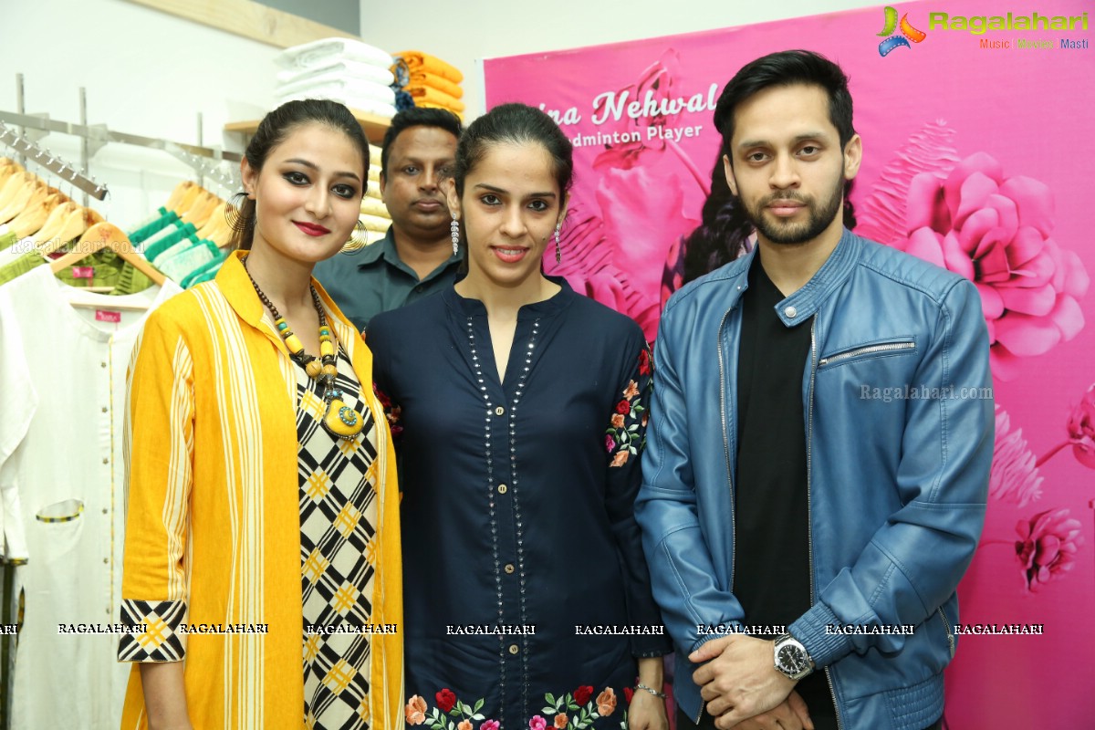 Saina Nehwal & Parupalli Kashyap Launch Kaira’s 111th Store at Saratha City Capital Mall, Kondapur