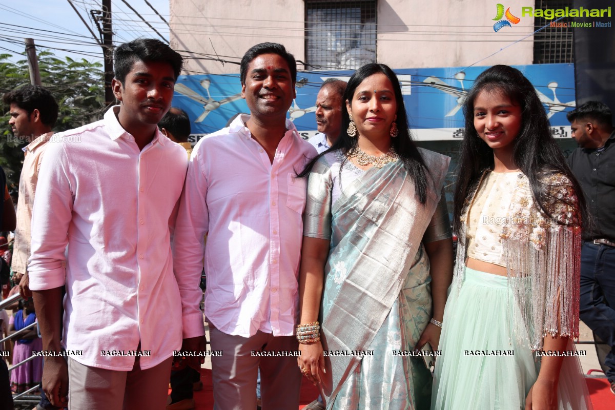 Shri. KTR & Kajal Aggarwal Inaugurate Maangalya Shopping Mall at Madinaguda