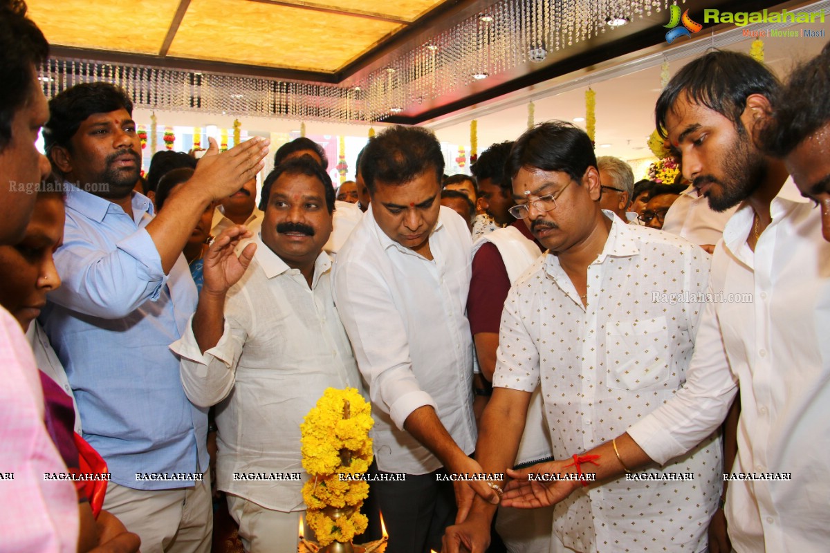 Shri. KTR & Kajal Aggarwal Inaugurate Maangalya Shopping Mall at Madinaguda