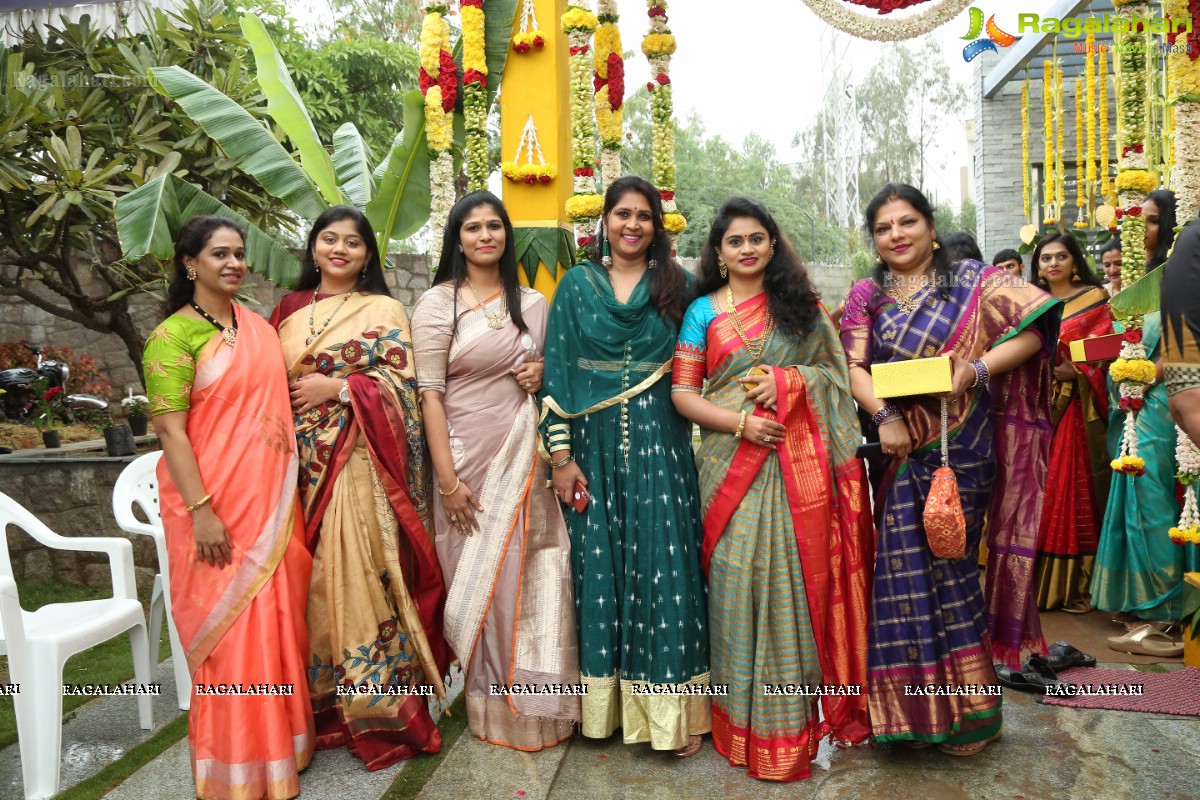 Padmavathi Srinivasa Kalyanam by Shilpa Chowdary & Family at Signature Villas