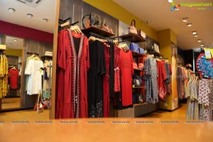 Samantha Akkineni & Anita Dongre at AND Store