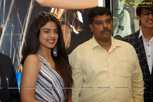 Siddhi Idnani Inaugurates Kamal Watch Company