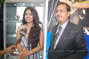 Siddhi Idnani Inaugurates Kamal Watch Company