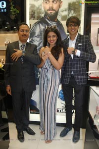 Siddhi Idnani Inaugurates Kamal Watch Company