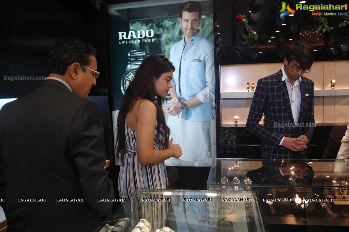 Siddhi Idnani Inaugurates Kamal Watch Company @ Kakinada