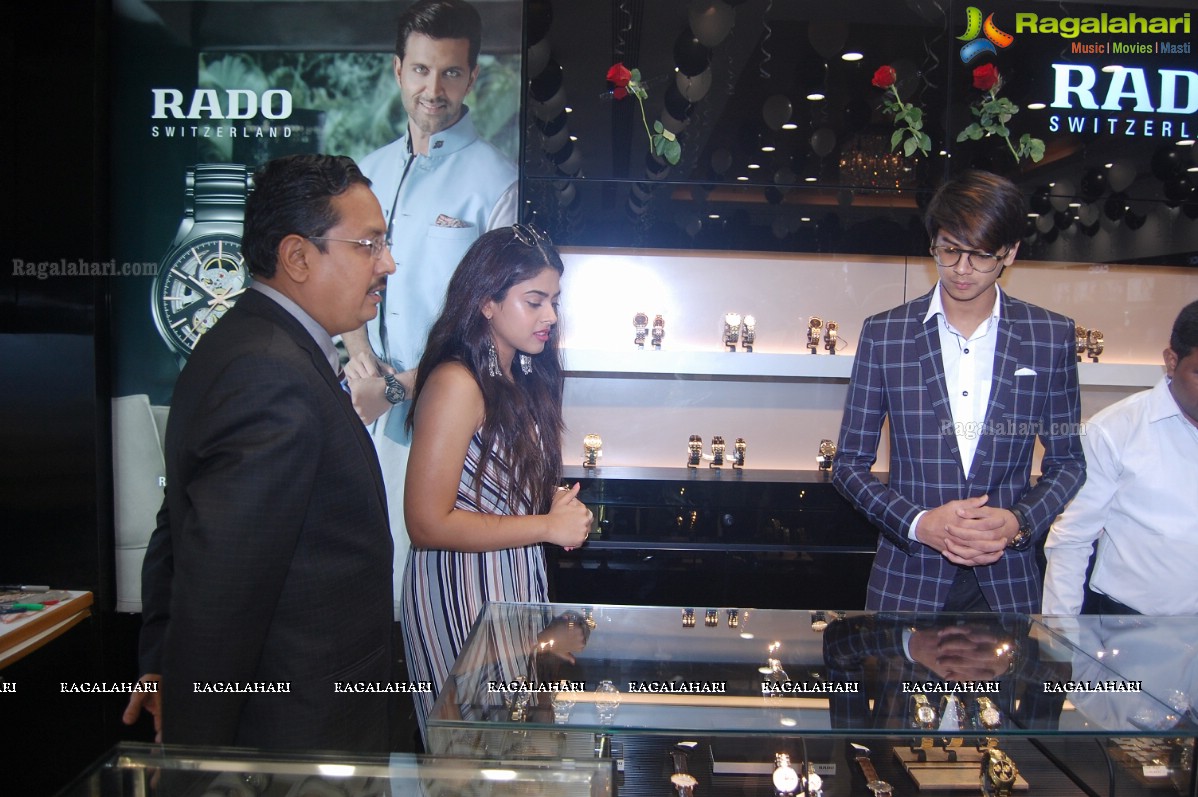 Siddhi Idnani Inaugurates Kamal Watch Company @ Kakinada