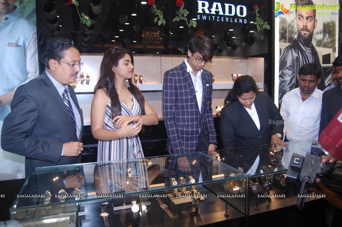Siddhi Idnani Inaugurates Kamal Watch Company @ Kakinada