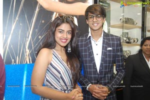 Siddhi Idnani Inaugurates Kamal Watch Company