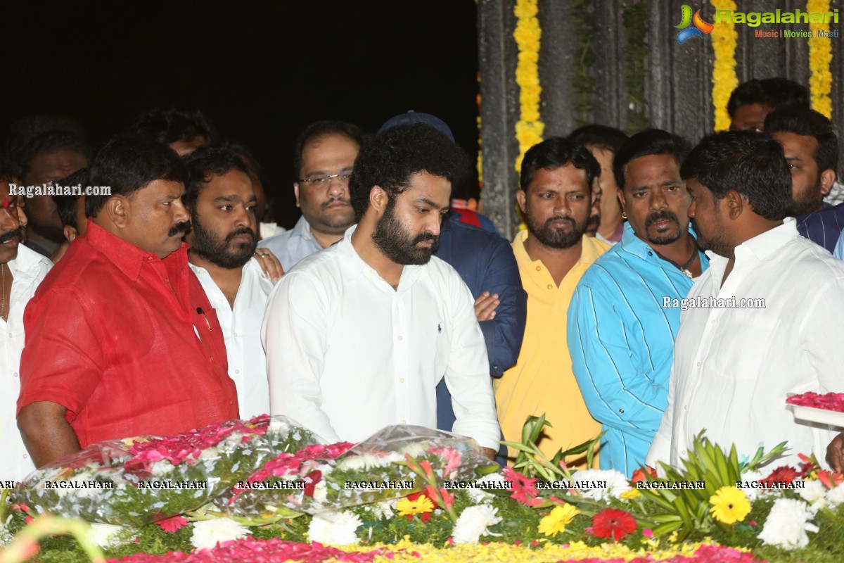 Jr NTR & Kalyan Ram Visit NTR Ghat on NTR's Death Anniversary Day 2020