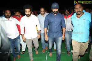 Jr NTR And Kalyan Ram Pay Tribute To NTR At NTR Ghat