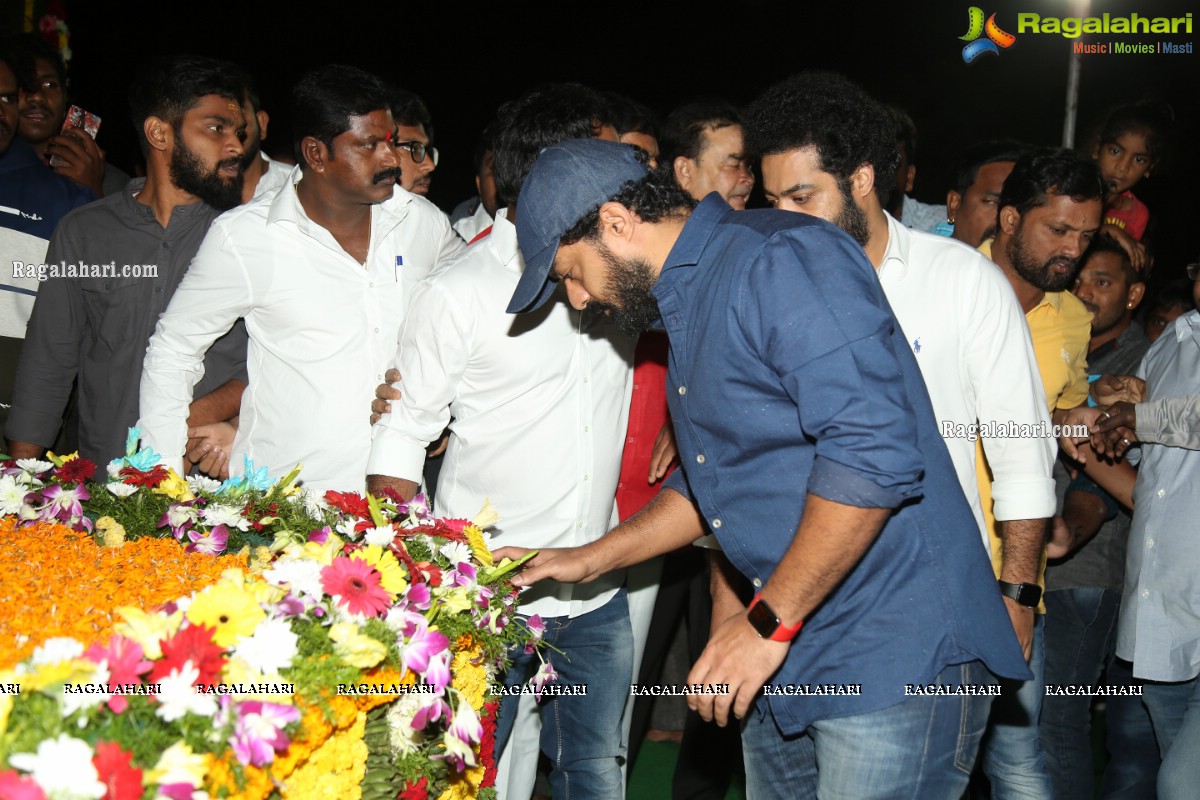 Jr NTR & Kalyan Ram Visit NTR Ghat on NTR's Death Anniversary Day 2020