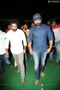 Jr NTR And Kalyan Ram Pay Tribute To NTR At NTR Ghat