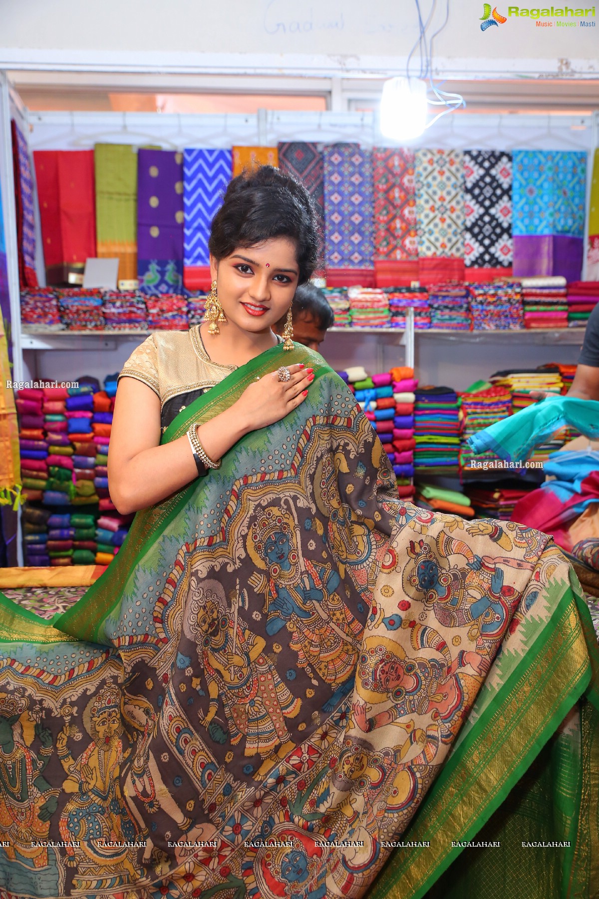 Indian Silk Expo Launch by Karronya Katrynn at Sri Satya Sai Nigamagamam