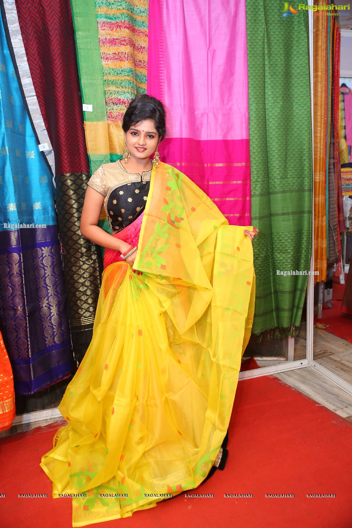 Indian Silk Expo Launch by Karronya Katrynn at Sri Satya Sai Nigamagamam