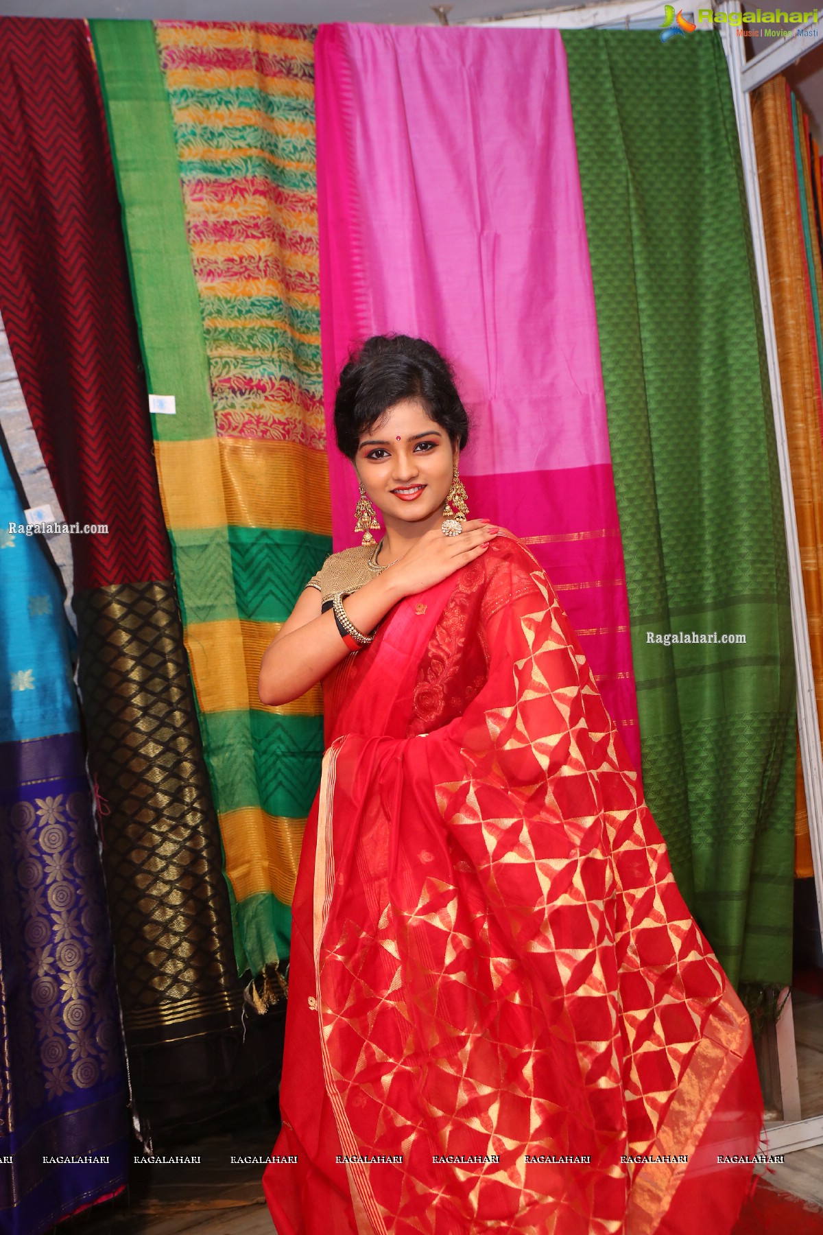 Indian Silk Expo Launch by Karronya Katrynn at Sri Satya Sai Nigamagamam