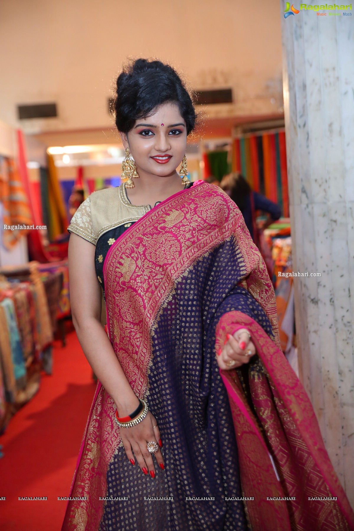 Indian Silk Expo Launch by Karronya Katrynn at Sri Satya Sai Nigamagamam