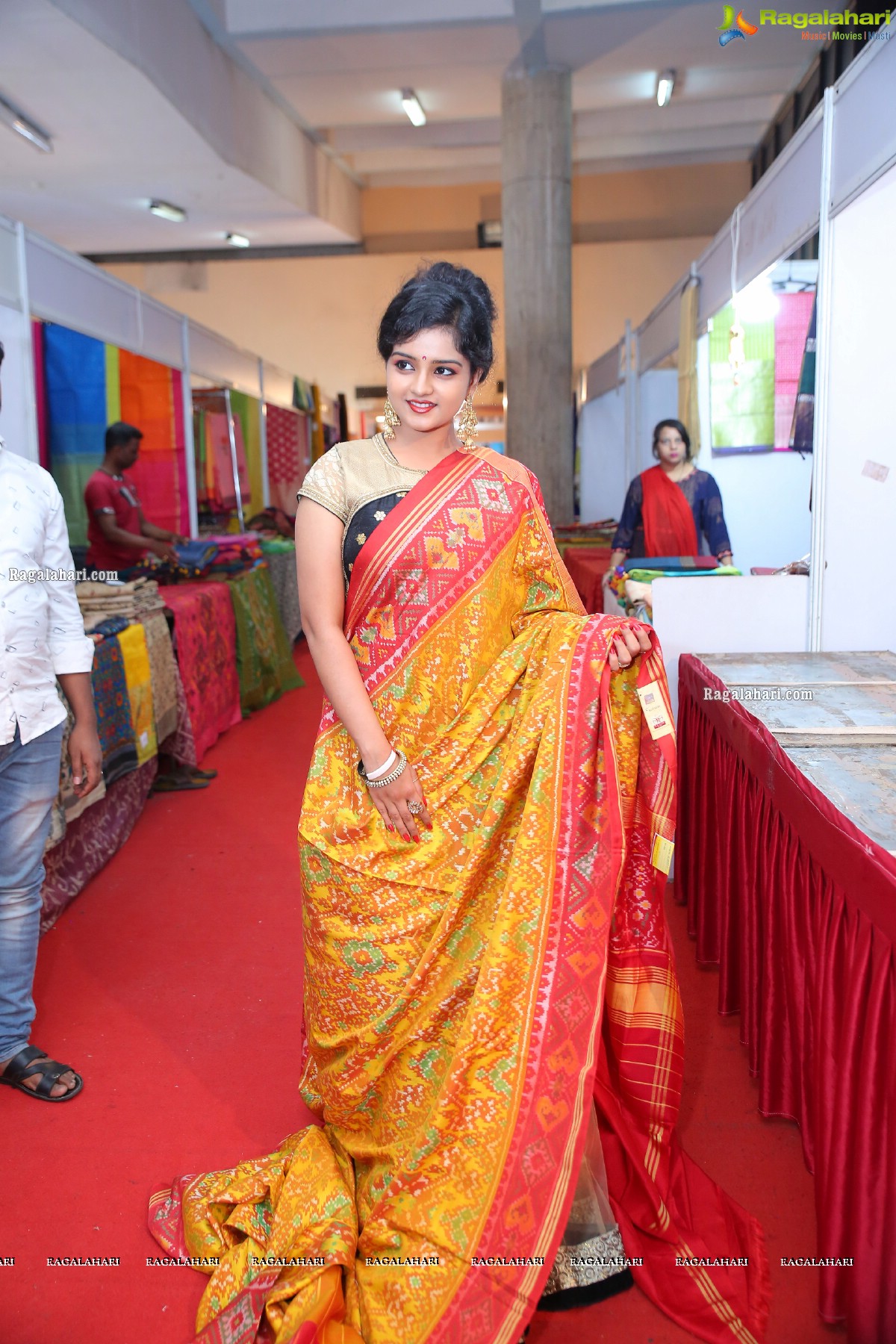 Indian Silk Expo Launch by Karronya Katrynn at Sri Satya Sai Nigamagamam