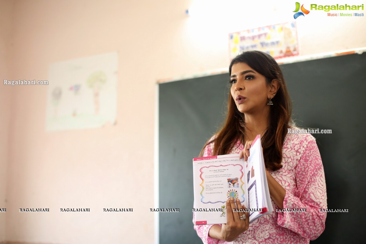 Lakshmi Manchu Volunteers as Teacher for Pega Teach For Change